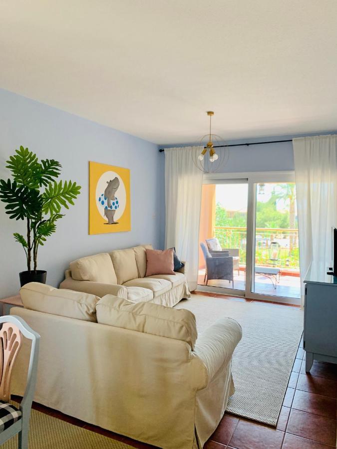 101 Hippo Apartment In Popular Regina Gardens Paphos Ngoại thất bức ảnh