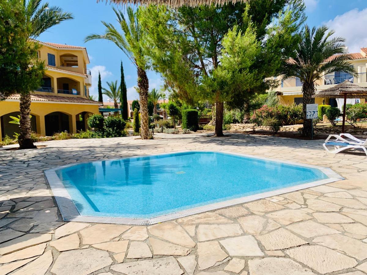 101 Hippo Apartment In Popular Regina Gardens Paphos Ngoại thất bức ảnh
